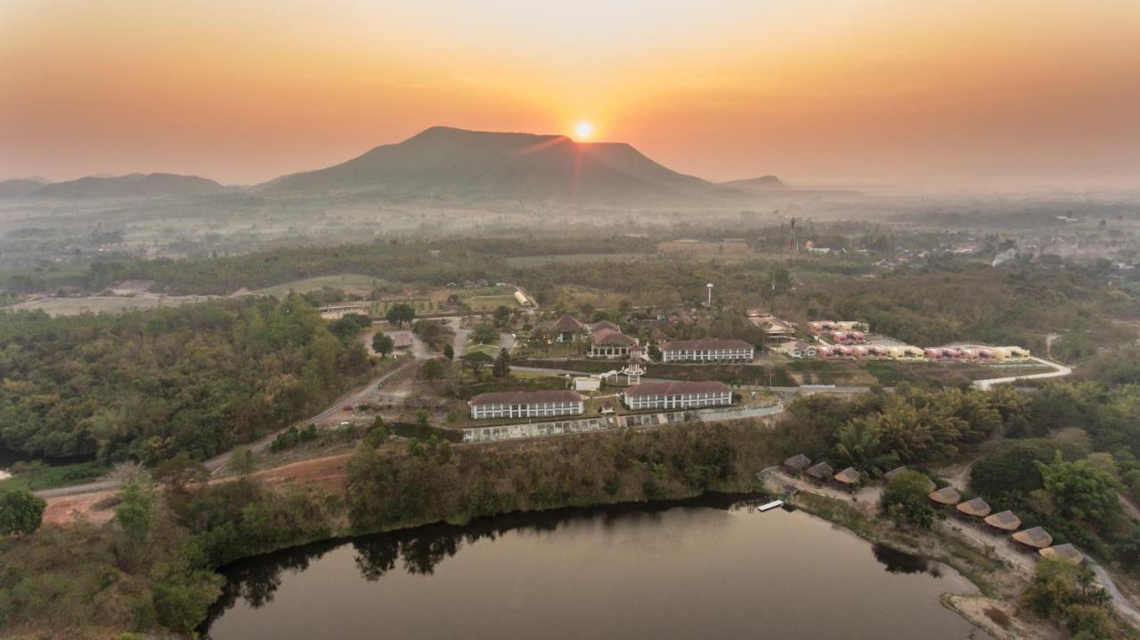 Leaves Valley Resort Nong Ya Plong Exterior foto